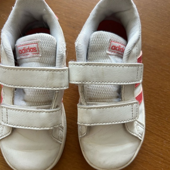 Adidas like new - Picture 4 of 4